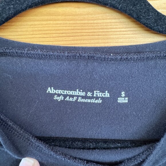 Abercrombie & Fitch Soft A&F Essentials Black T-Shirt Size Small - Picture 2 of 3